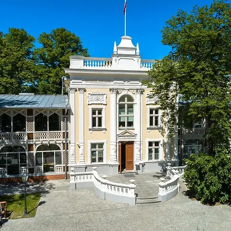 Dom Zdrojowy Отель 4*