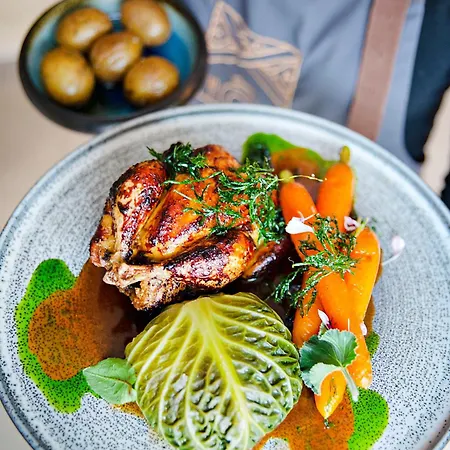 Dom Zdrojowy 호텔 4*