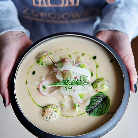 호텔 Dom Zdrojowy 4*